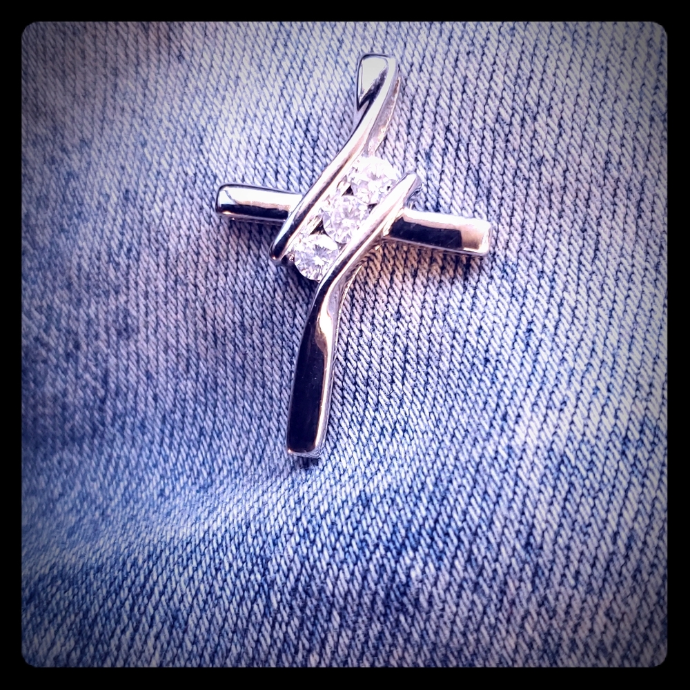 14k cross with diamonds